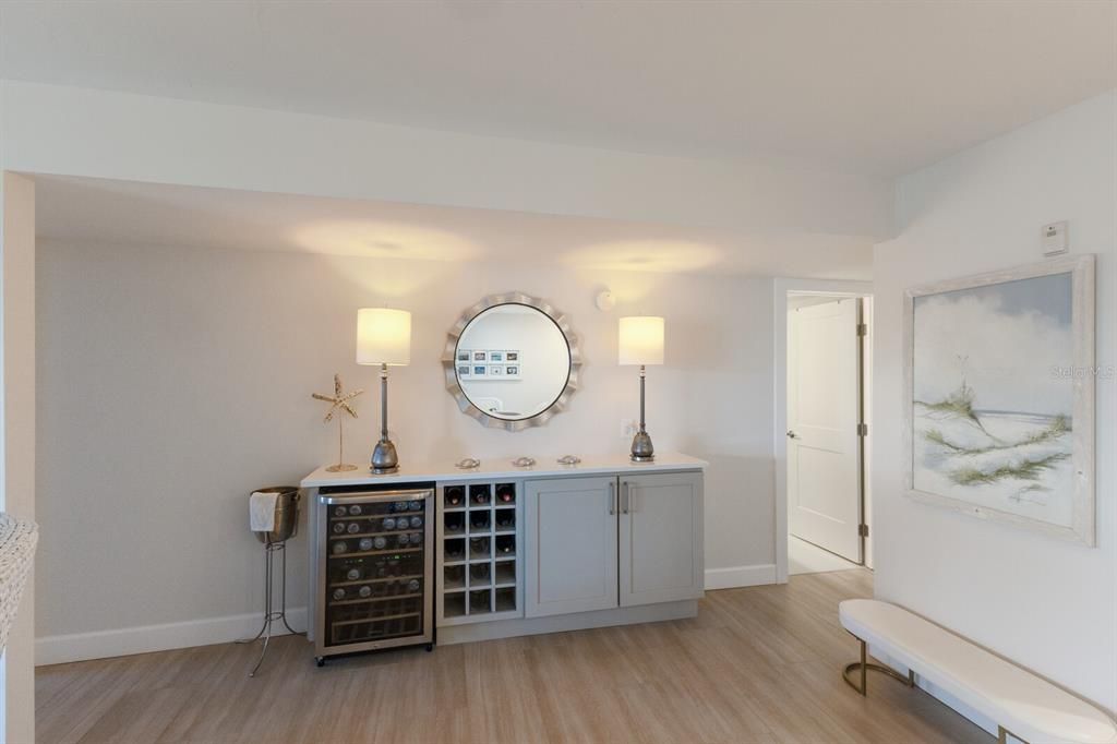For Sale: $1,249,900 (2 beds, 2 baths, 1259 Square Feet)