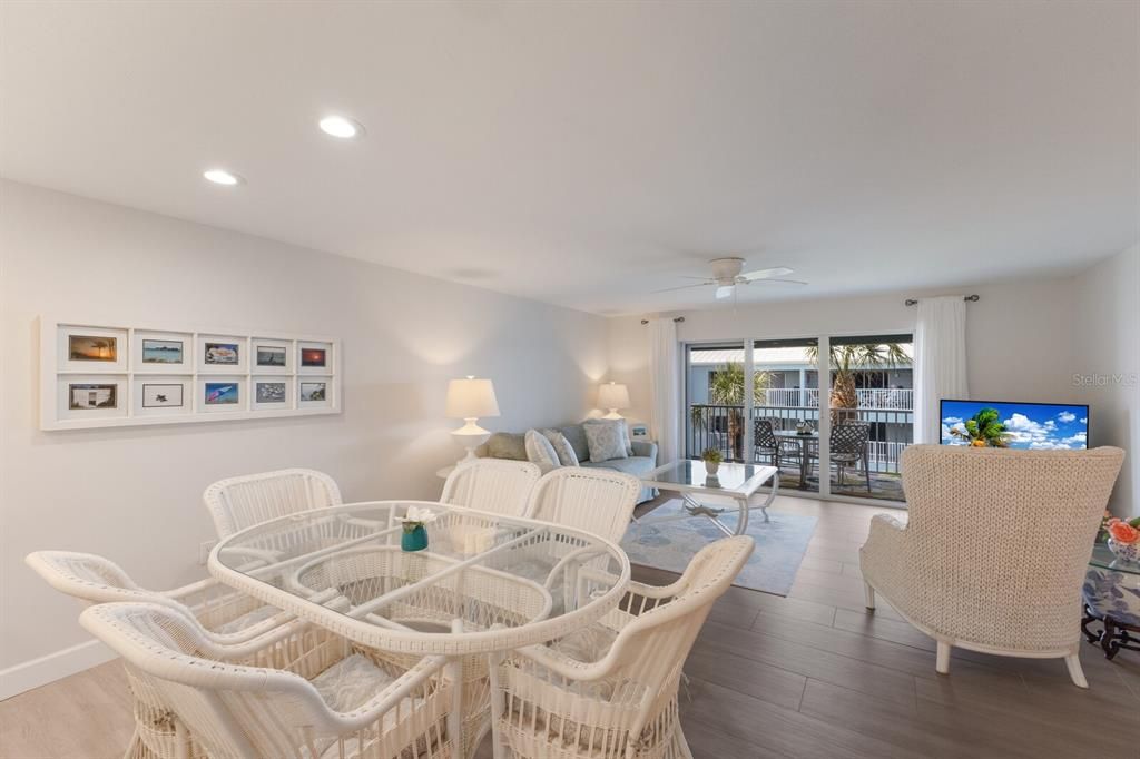 For Sale: $1,249,900 (2 beds, 2 baths, 1259 Square Feet)