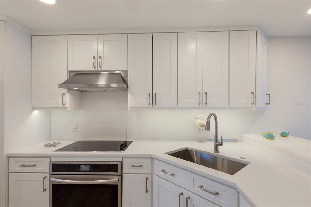 For Sale: $1,249,900 (2 beds, 2 baths, 1259 Square Feet)