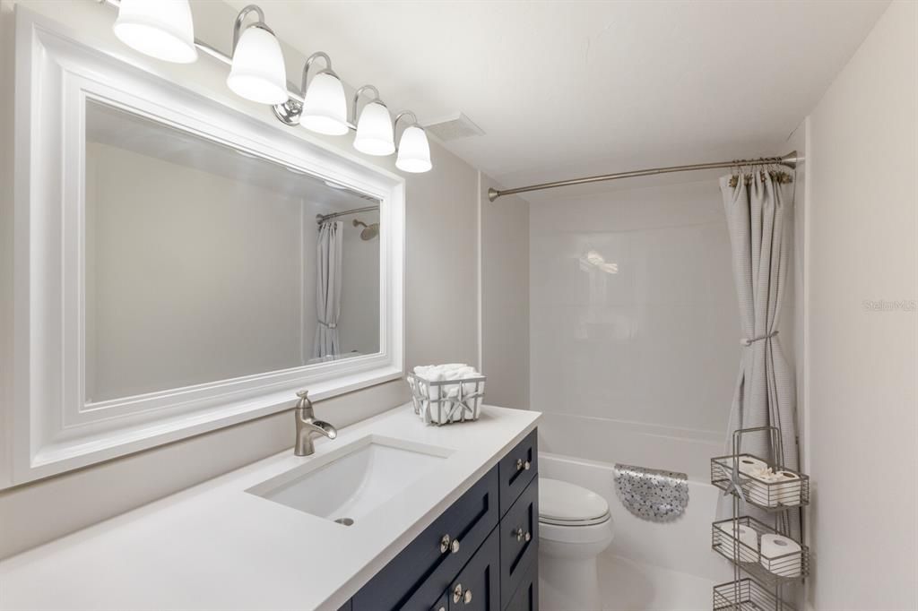 For Sale: $1,249,900 (2 beds, 2 baths, 1259 Square Feet)