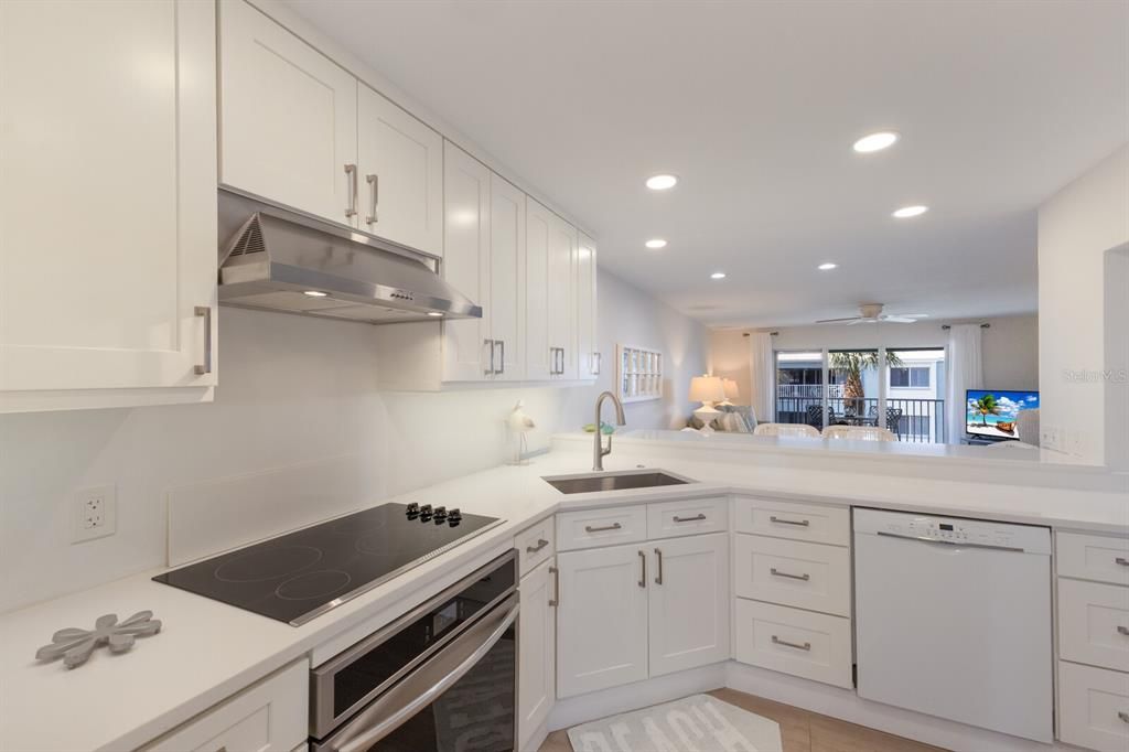 For Sale: $1,249,900 (2 beds, 2 baths, 1259 Square Feet)