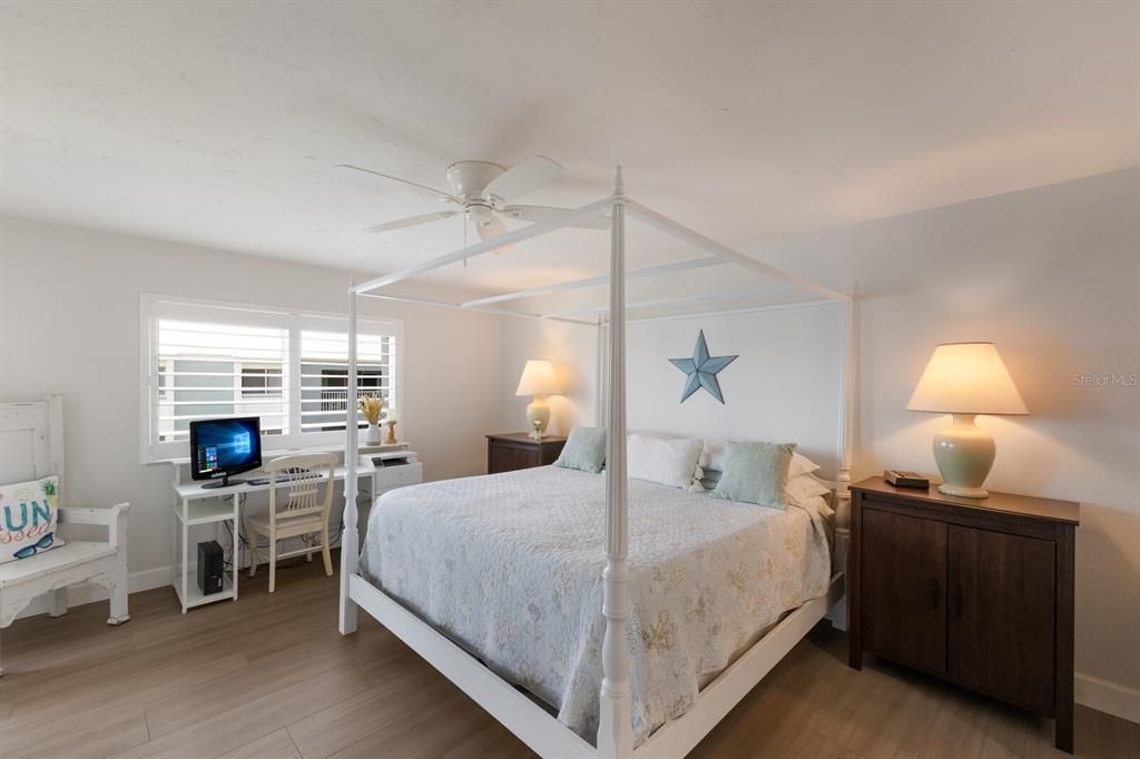 For Sale: $1,249,900 (2 beds, 2 baths, 1259 Square Feet)