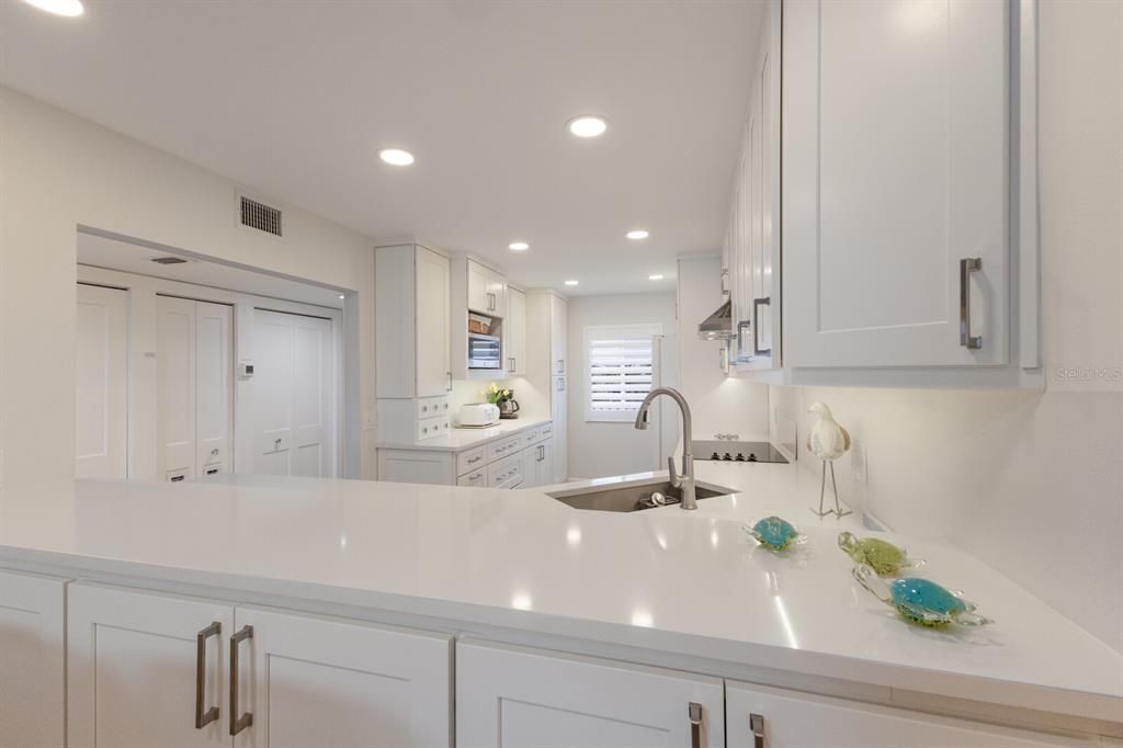 For Sale: $1,249,900 (2 beds, 2 baths, 1259 Square Feet)