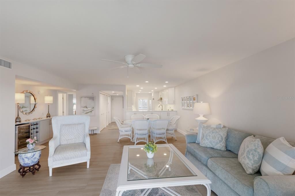 For Sale: $1,249,900 (2 beds, 2 baths, 1259 Square Feet)