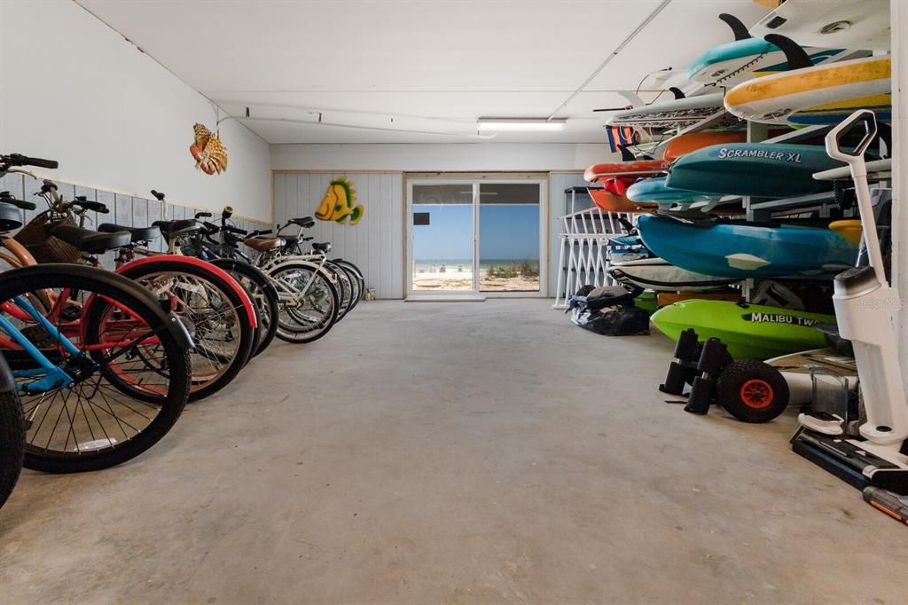 For Sale: $1,249,900 (2 beds, 2 baths, 1259 Square Feet)