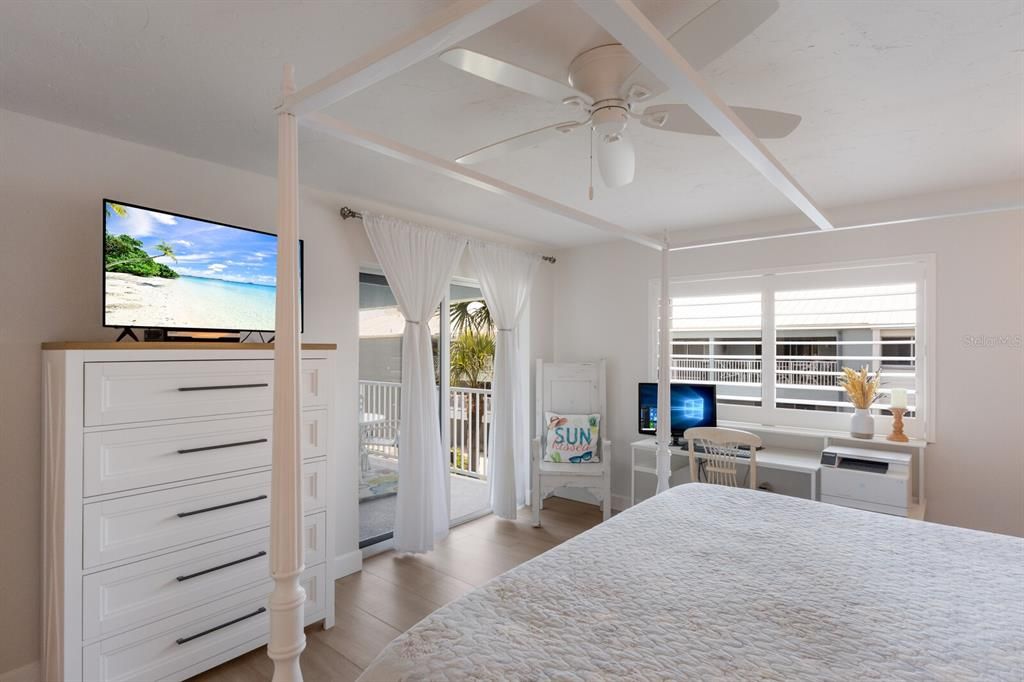 For Sale: $1,249,900 (2 beds, 2 baths, 1259 Square Feet)