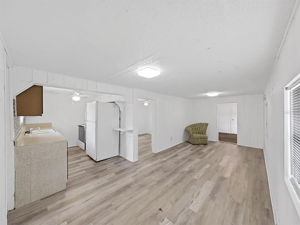 For Sale: $995,850 (2 beds, 1 baths, 912 Square Feet)