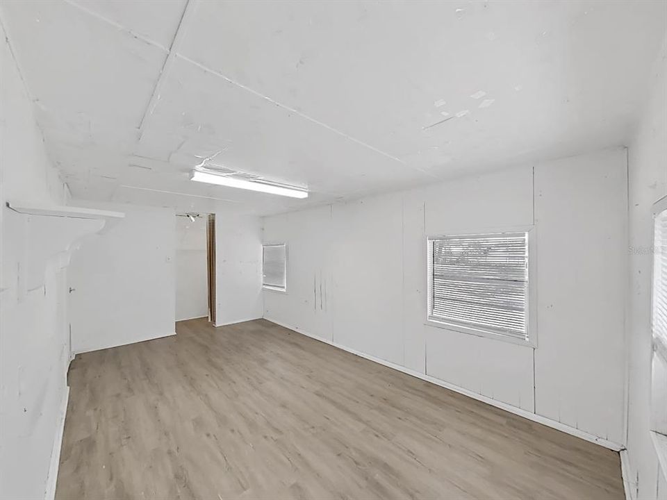 For Sale: $995,850 (2 beds, 1 baths, 912 Square Feet)