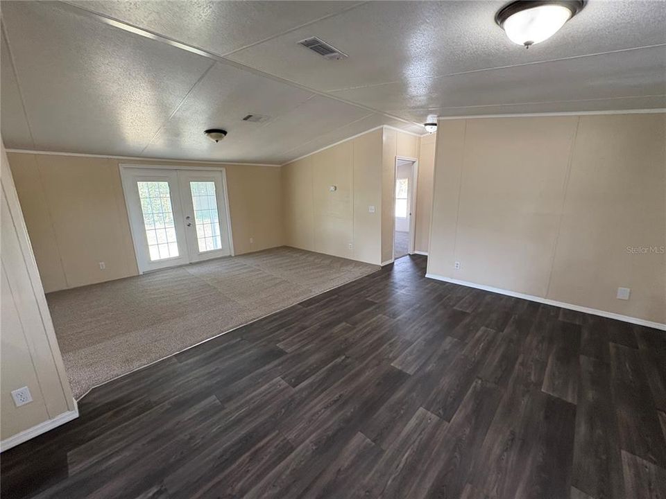 На продажу: $199,900 (3 спален, 2 ванн, 1152 Квадратных фут)