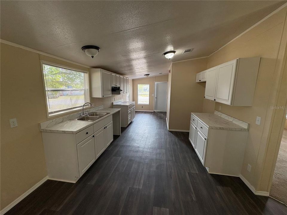 На продажу: $199,900 (3 спален, 2 ванн, 1152 Квадратных фут)