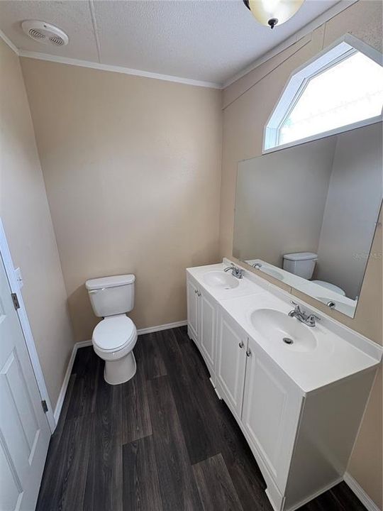 На продажу: $199,900 (3 спален, 2 ванн, 1152 Квадратных фут)