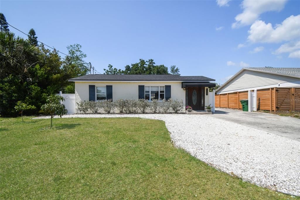 Recently Sold: $469,900 (3 beds, 2 baths, 1455 Square Feet)