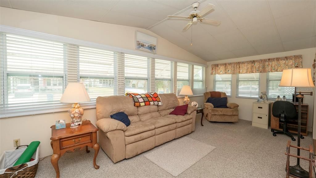 Active With Contract: $140,000 (2 beds, 2 baths, 1120 Square Feet)