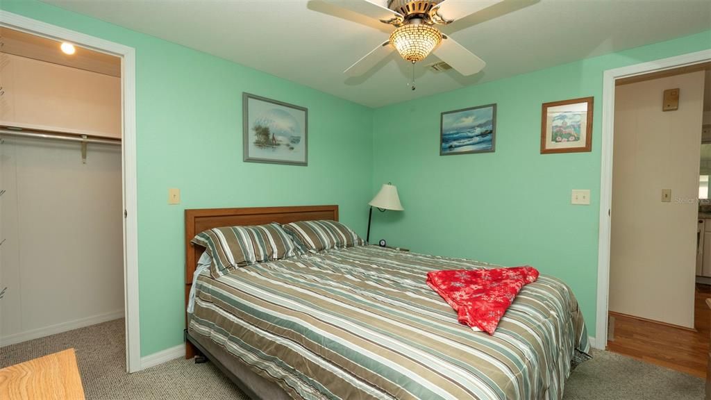 Active With Contract: $140,000 (2 beds, 2 baths, 1120 Square Feet)