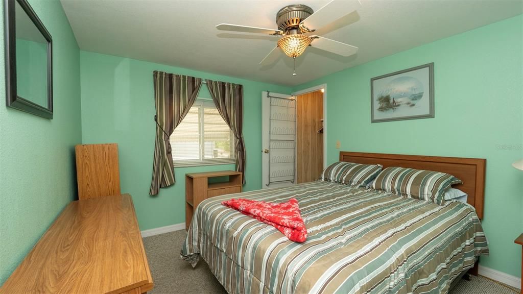 Active With Contract: $140,000 (2 beds, 2 baths, 1120 Square Feet)