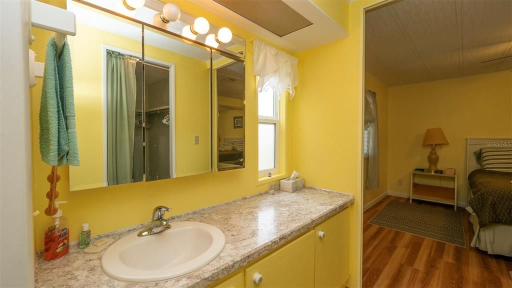 Active With Contract: $140,000 (2 beds, 2 baths, 1120 Square Feet)