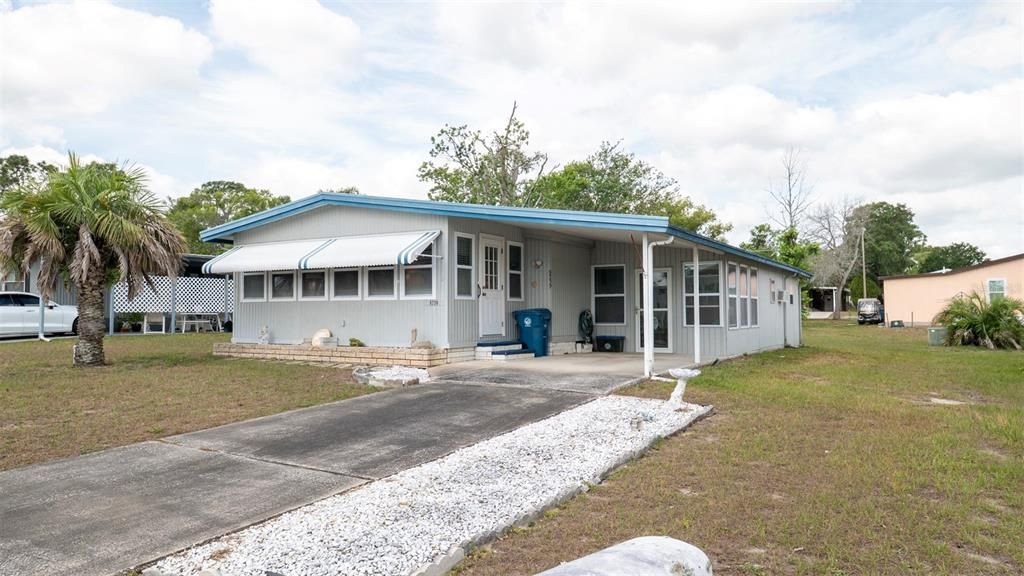 Active With Contract: $140,000 (2 beds, 2 baths, 1120 Square Feet)