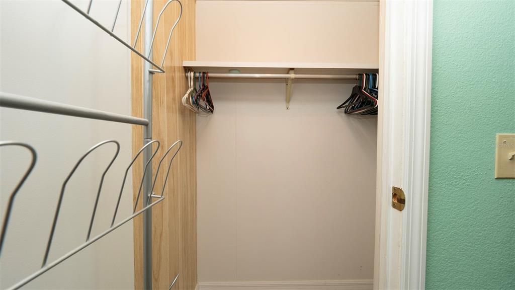 Active With Contract: $140,000 (2 beds, 2 baths, 1120 Square Feet)