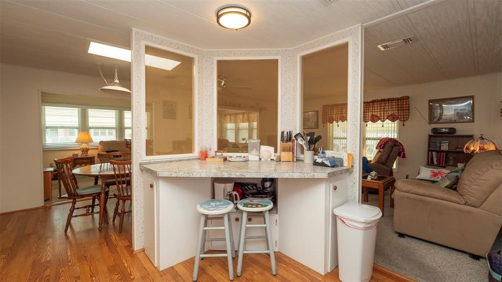 Active With Contract: $140,000 (2 beds, 2 baths, 1120 Square Feet)