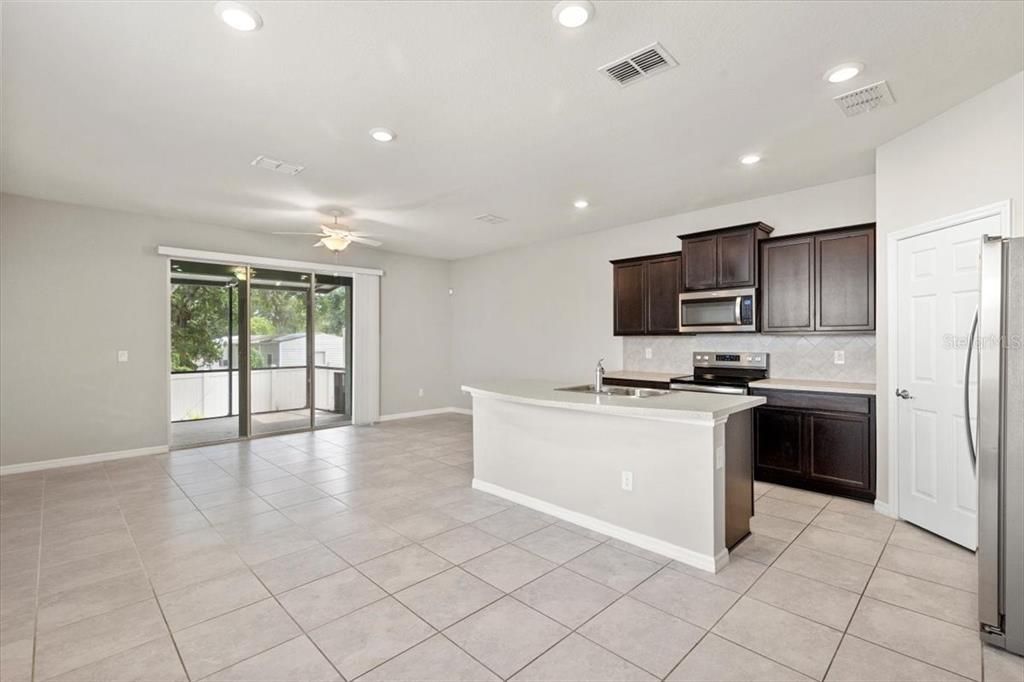 For Sale: $315,000 (3 beds, 2 baths, 1880 Square Feet)