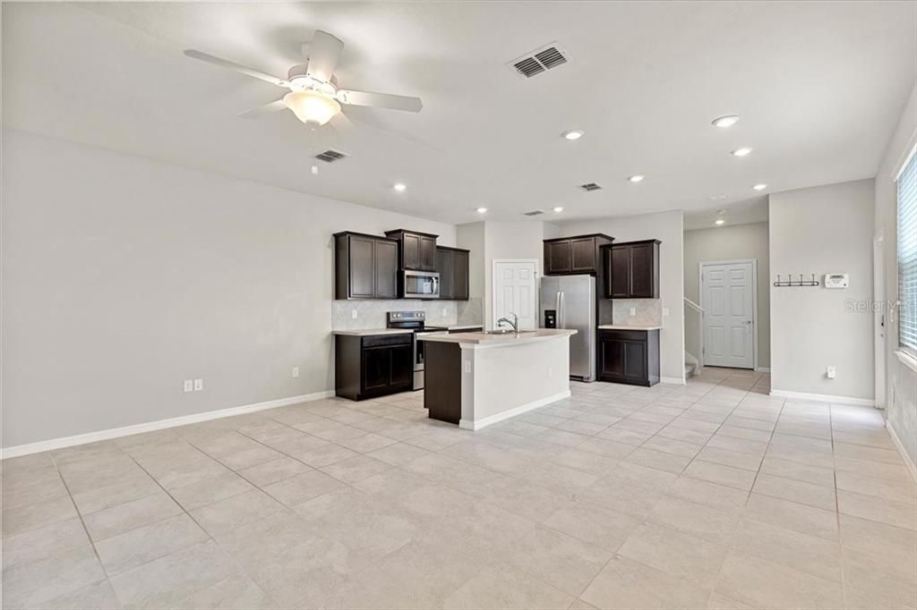 For Sale: $315,000 (3 beds, 2 baths, 1880 Square Feet)