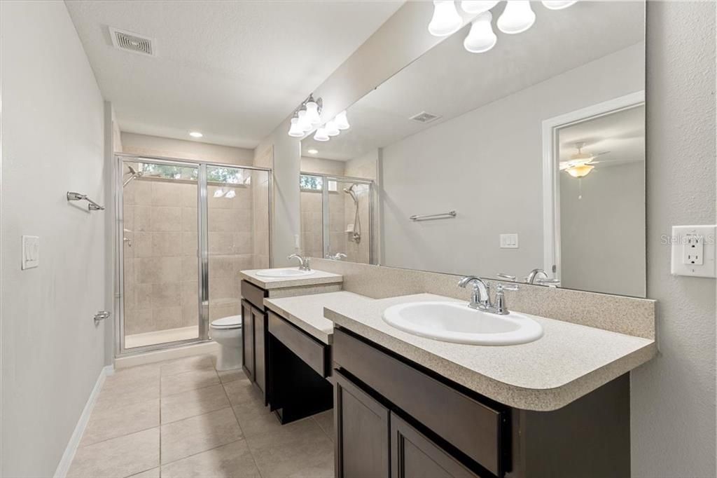 For Sale: $315,000 (3 beds, 2 baths, 1880 Square Feet)
