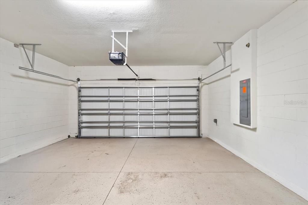 For Sale: $315,000 (3 beds, 2 baths, 1880 Square Feet)