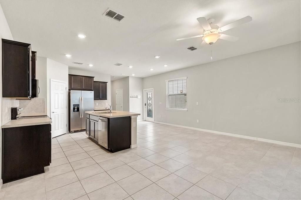 For Sale: $315,000 (3 beds, 2 baths, 1880 Square Feet)