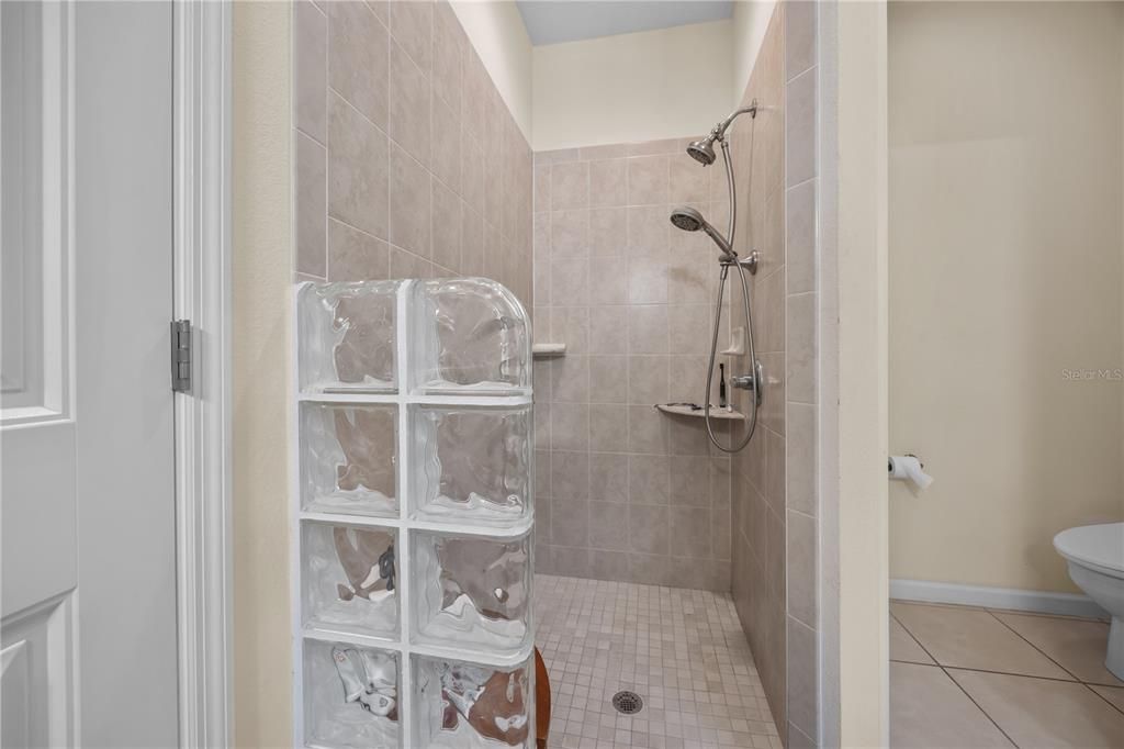 En Venta: $599,000 (3 camas, 2 baños, 1918 Pies cuadrados)