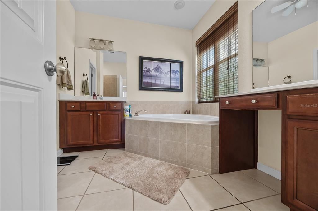 En Venta: $599,000 (3 camas, 2 baños, 1918 Pies cuadrados)
