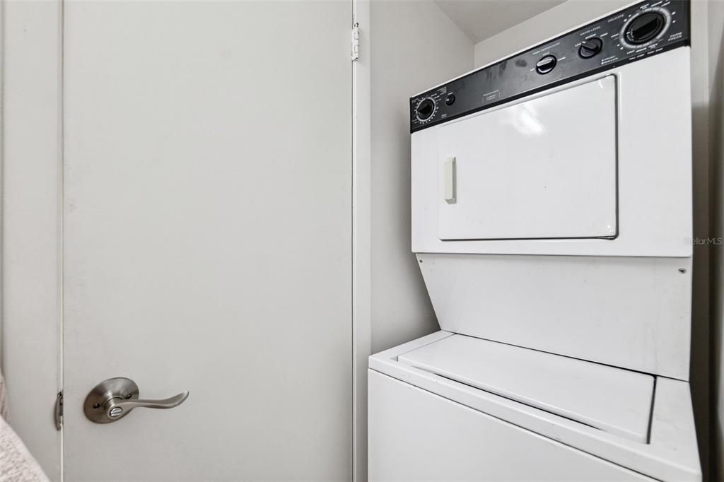 待售: $205,000 (1 贝兹, 1 浴室, 693 平方英尺)