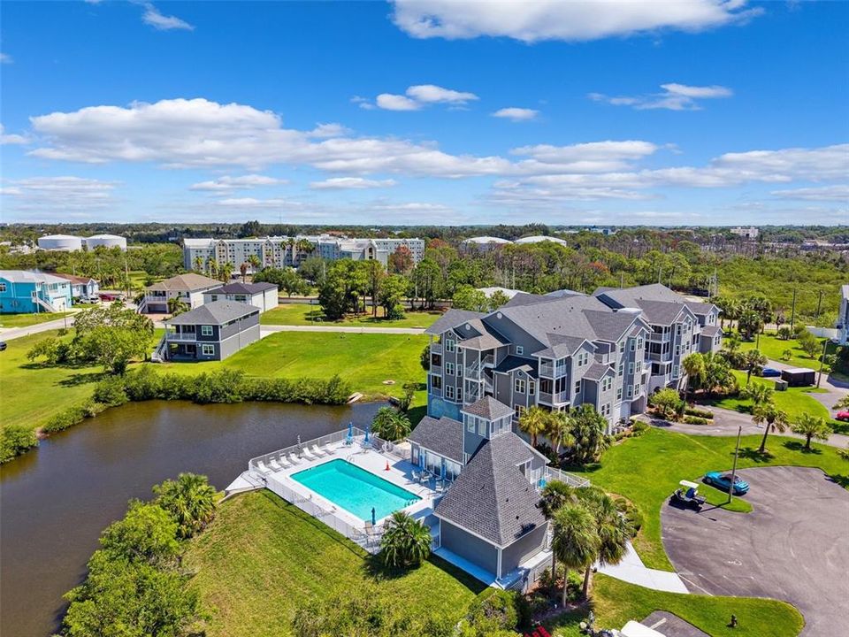 待售: $205,000 (1 贝兹, 1 浴室, 693 平方英尺)