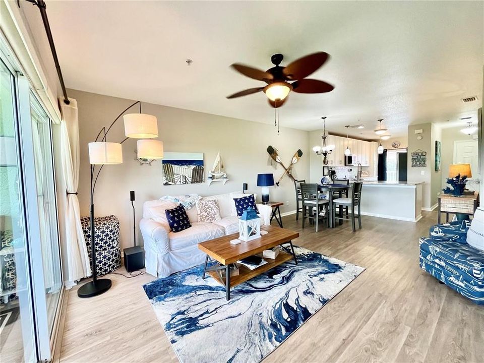 Под контрактом: $3,000 (2 спален, 2 ванн, 996 Квадратных фут)