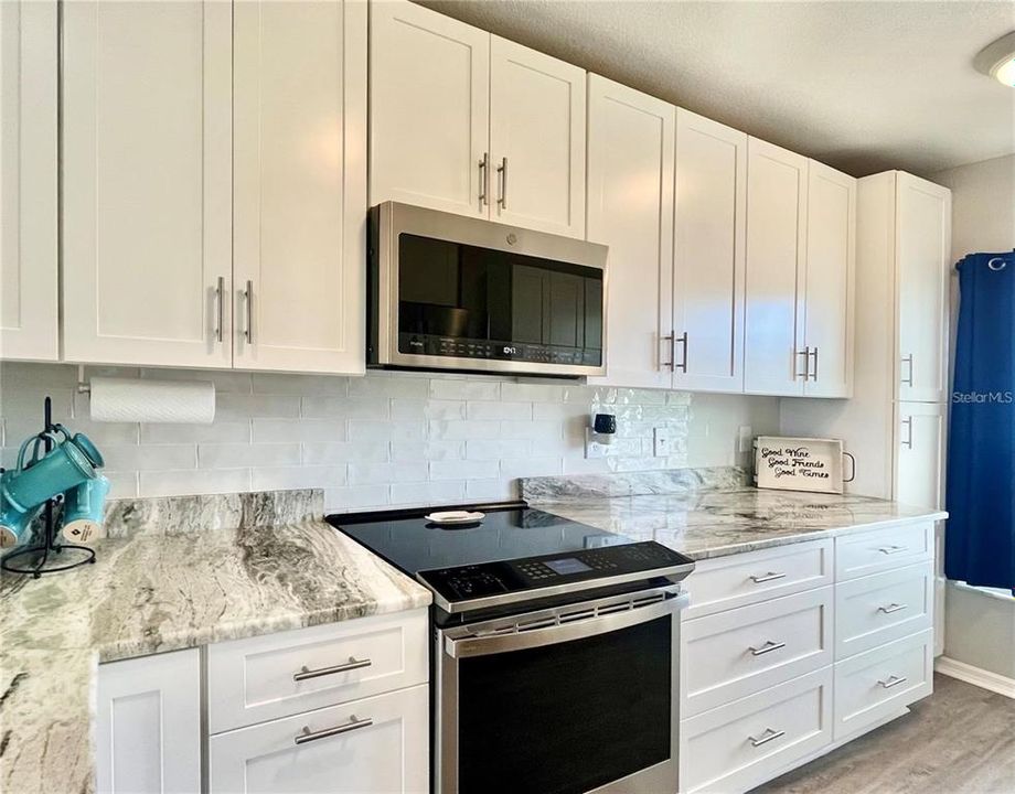 Под контрактом: $3,000 (2 спален, 2 ванн, 996 Квадратных фут)