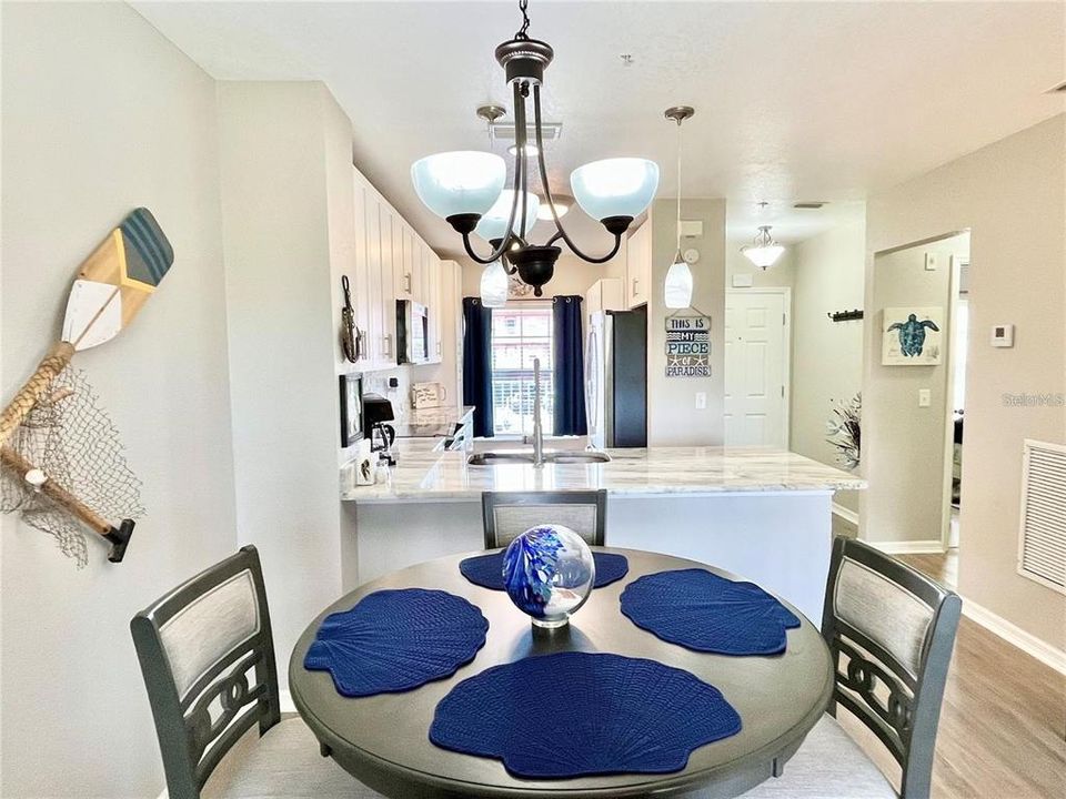 Под контрактом: $3,000 (2 спален, 2 ванн, 996 Квадратных фут)