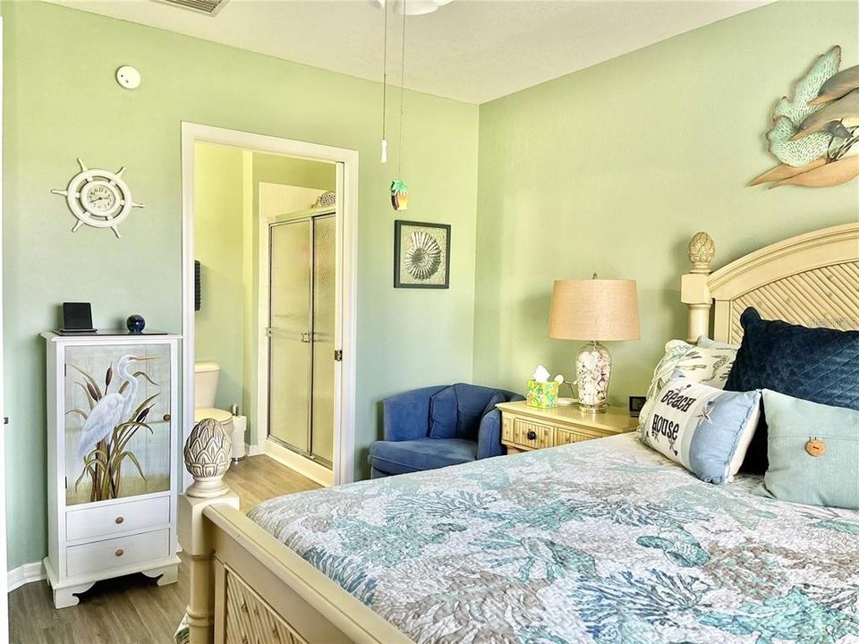 Под контрактом: $3,000 (2 спален, 2 ванн, 996 Квадратных фут)