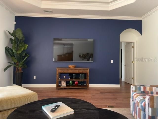 出租: $6,000 (3 贝兹, 2 浴室, 2457 平方英尺)