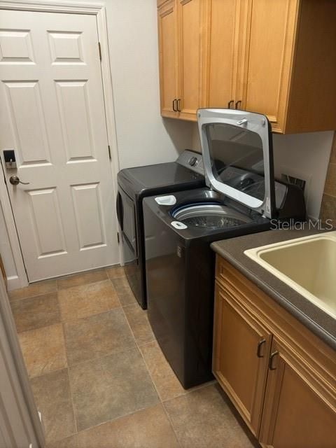 出租: $6,000 (3 贝兹, 2 浴室, 2457 平方英尺)