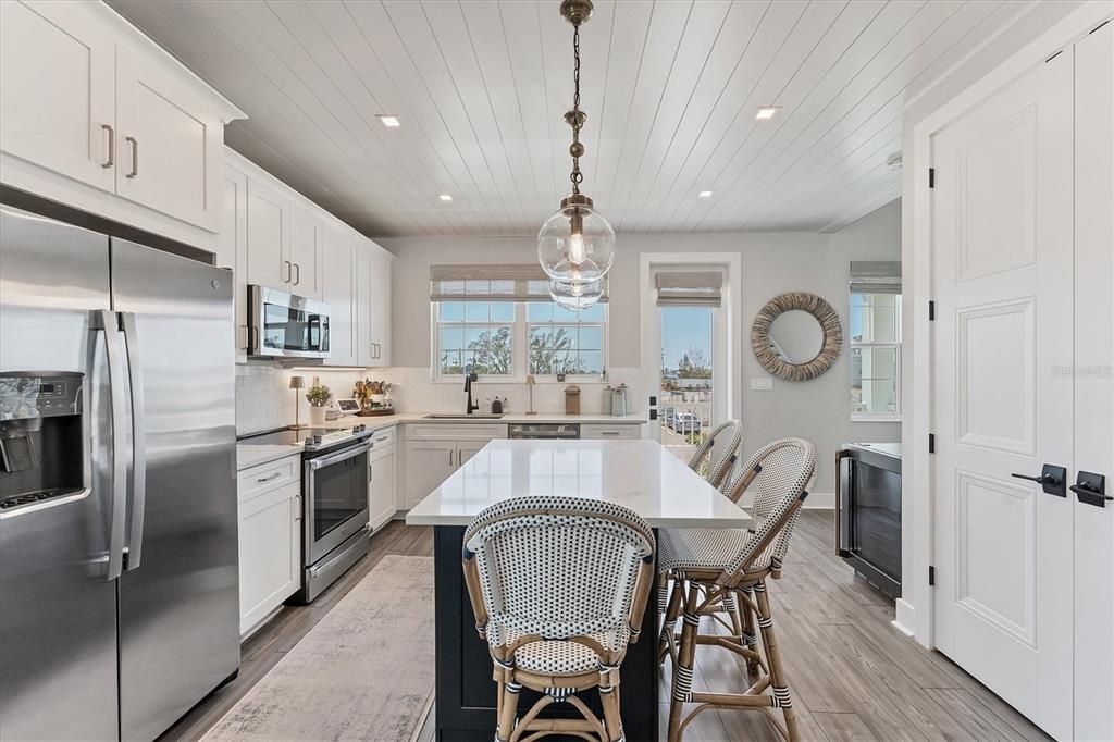 For Sale: $1,550,000 (3 beds, 2 baths, 1678 Square Feet)