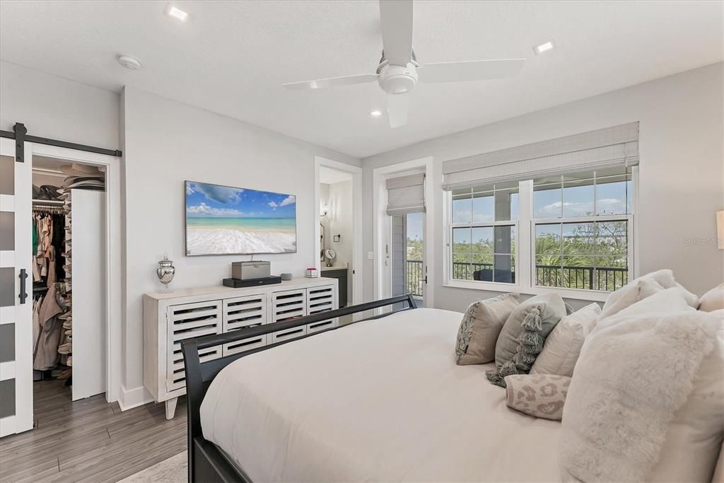 For Sale: $1,550,000 (3 beds, 2 baths, 1678 Square Feet)