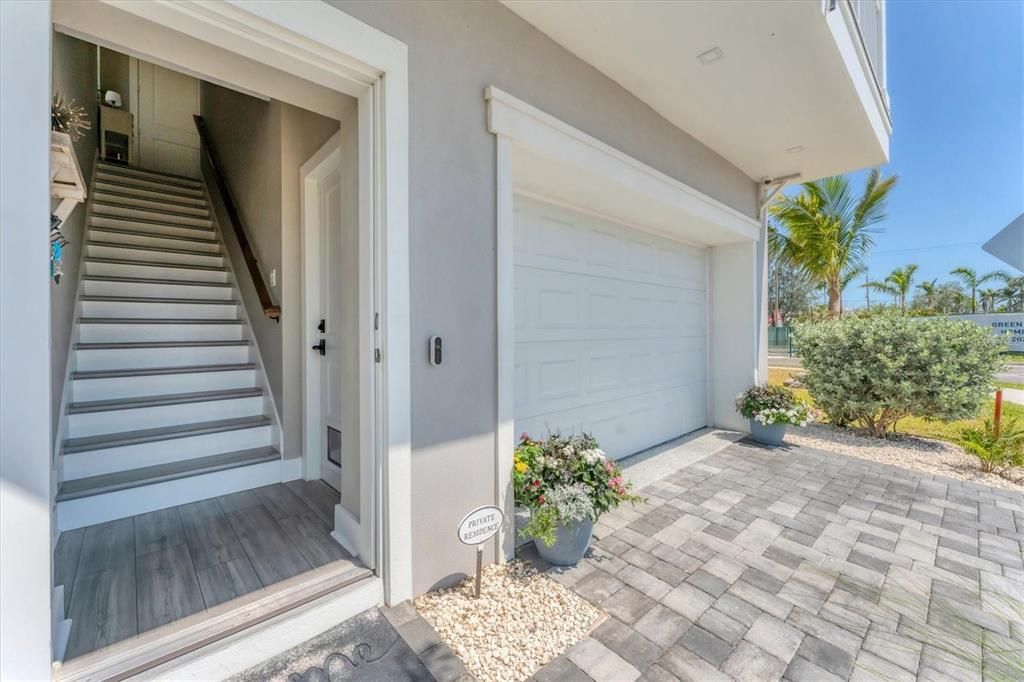 For Sale: $1,550,000 (3 beds, 2 baths, 1678 Square Feet)