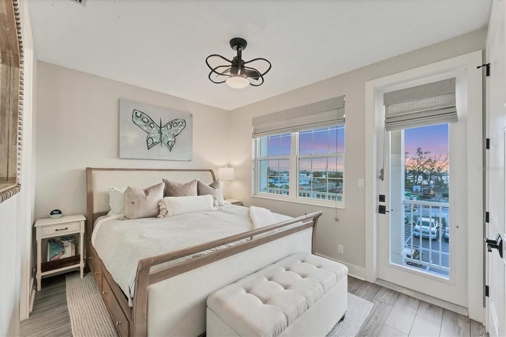 For Sale: $1,550,000 (3 beds, 2 baths, 1678 Square Feet)