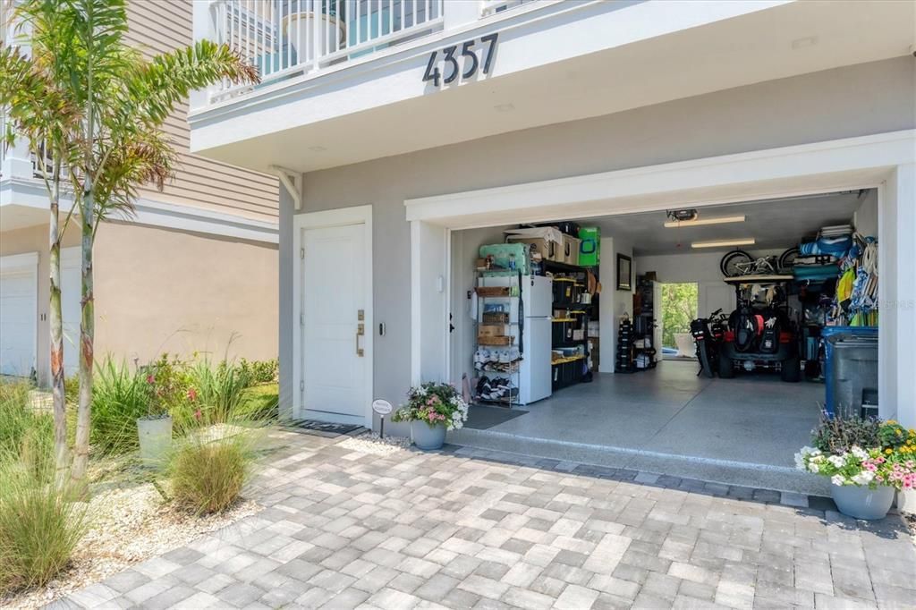 For Sale: $1,550,000 (3 beds, 2 baths, 1678 Square Feet)