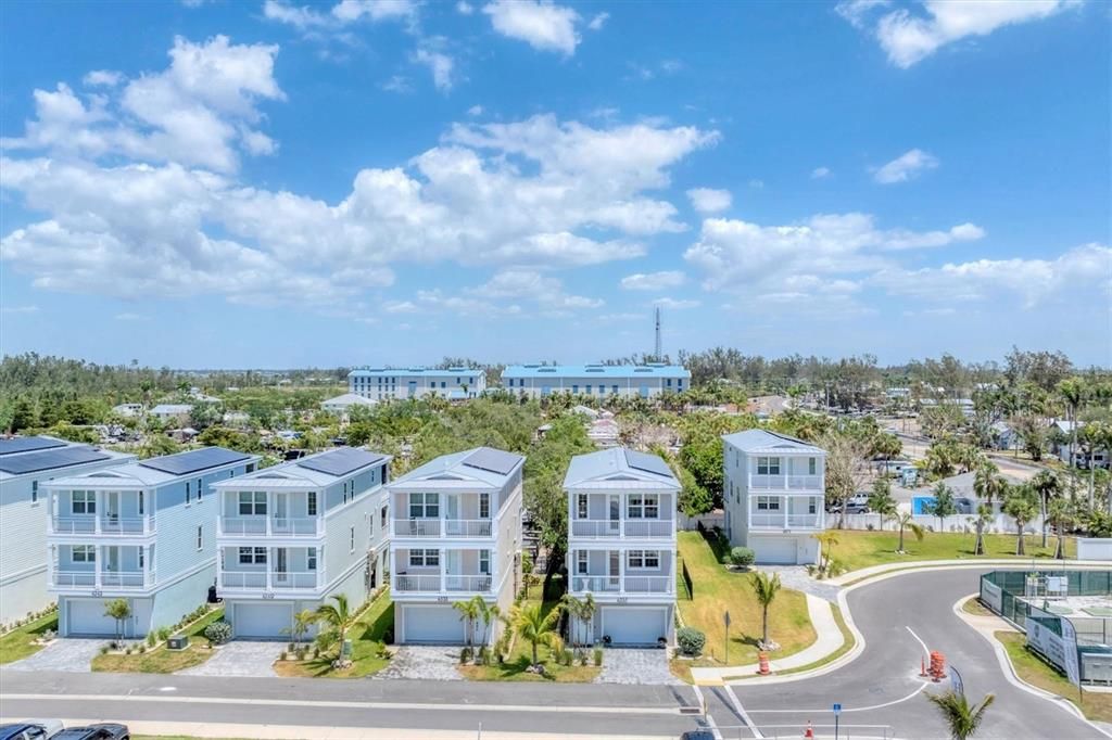 For Sale: $1,550,000 (3 beds, 2 baths, 1678 Square Feet)