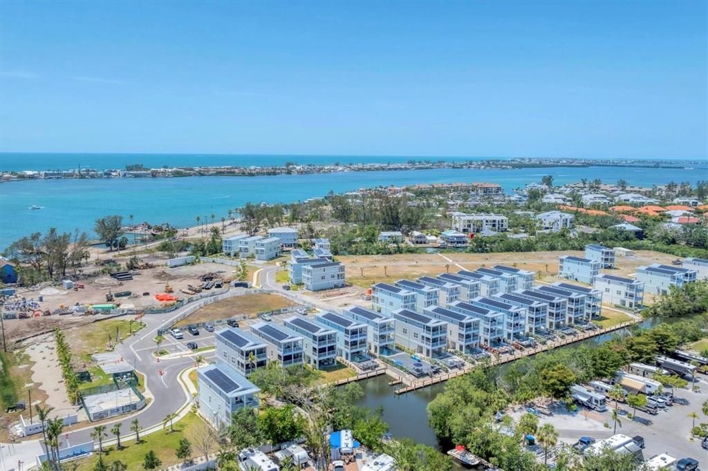 For Sale: $1,550,000 (3 beds, 2 baths, 1678 Square Feet)