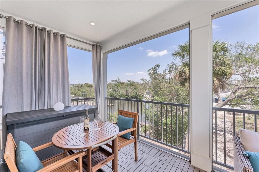 For Sale: $1,550,000 (3 beds, 2 baths, 1678 Square Feet)