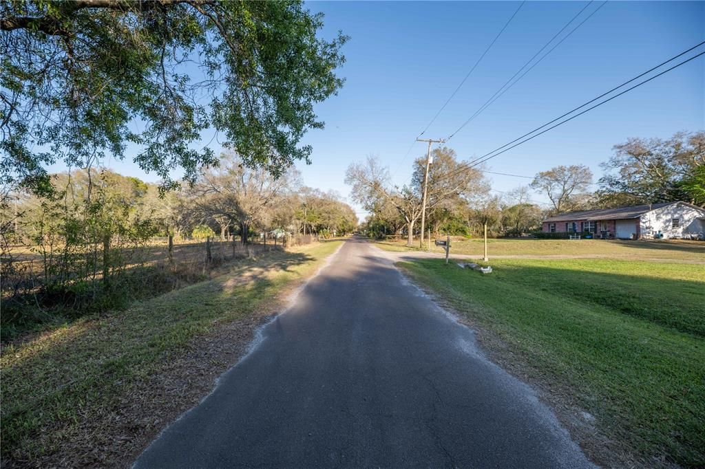 На продажу: $550,000 (3.00 acres)