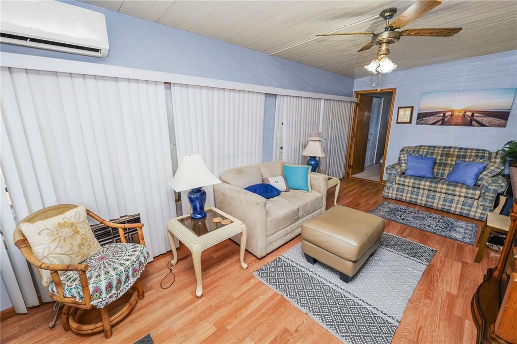 En Venta: $62,500 (2 camas, 1 baños, 712 Pies cuadrados)