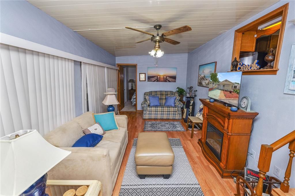 En Venta: $62,500 (2 camas, 1 baños, 712 Pies cuadrados)