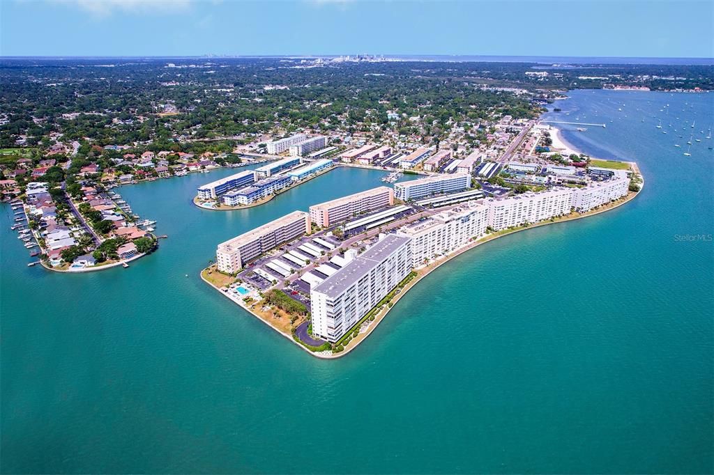 На продажу: $289,000 (2 спален, 2 ванн, 1450 Квадратных фут)